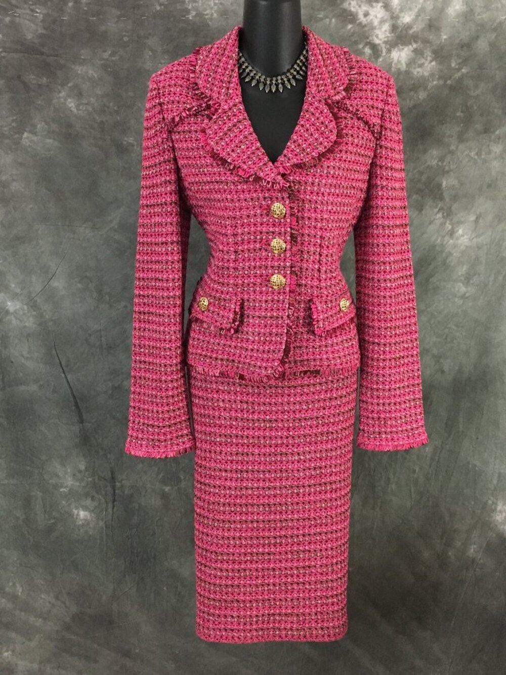 BEAUTIFUL St John knit pink multi fringe jacket skirt suit size 6 8 - Picture 3 of 10